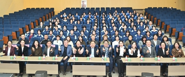 “K-Beauty and Makeup Special Lecture” Held at Qiaosi Vocational High School in Zhejiang Province, China 대표이미지